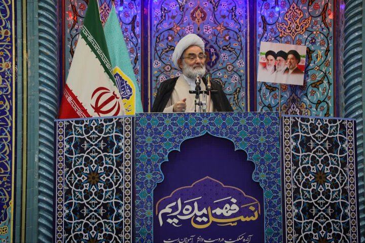 امام‌جمعه رشت: امروز ایران از همه روزهای انقلاب قوی تر است
