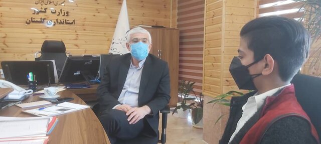 استاندار گلستان با 6 وعده به دیدار نوجوان کتاب فروش رفت/ محمد حسام شریک استاندار هم نشد