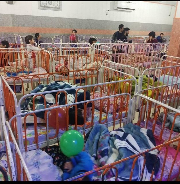 یلدای متفاوت با فرشتگان آسمانی/ اولین یلدای زوج جوان در کنار کودکان کم توان