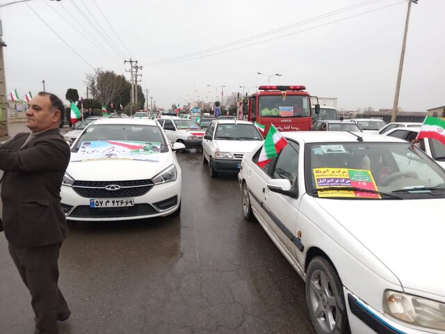 جلوه های حماسه مردم آق قلا در راهپیمایی خودرویی ۲۲ بهمن+ تصاویر