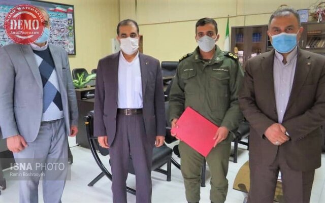 سرباز فداکار ناجا از سوی دستگاه قضای گلستان تجلیل شد سرباز فداکار ناجا از سوی دستگاه قضای گلستان تجلیل شد