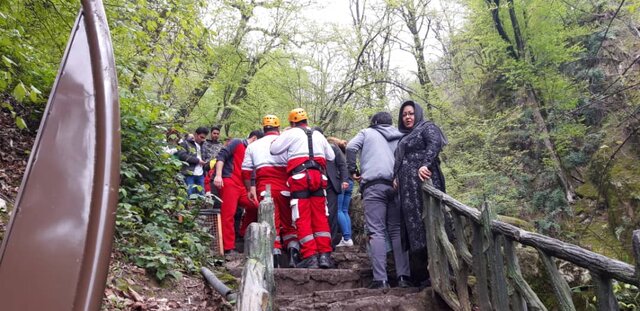 نجات مسافر سقوط کرده از آبشار کبودوال