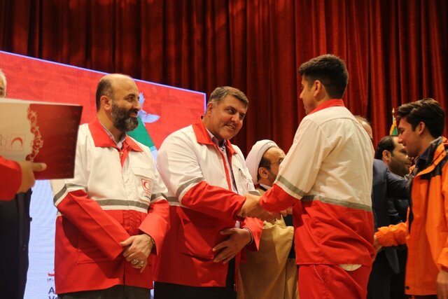 هلال احمری ها مرد میدان اند