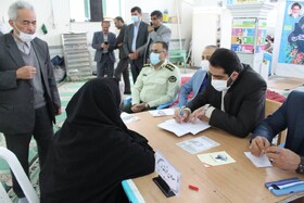 میز خدمت مسئولین در شهرستان آزادشهر