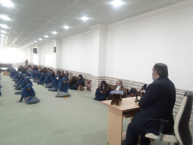 طلبه های خواهر باید پرچمدار تقریب و وحدت اسلامی باشند