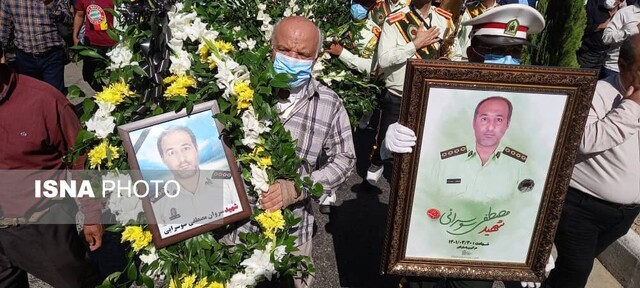 تشییع پیکر مامور فداکار ناجا بر دوش مردم آزادشهر 