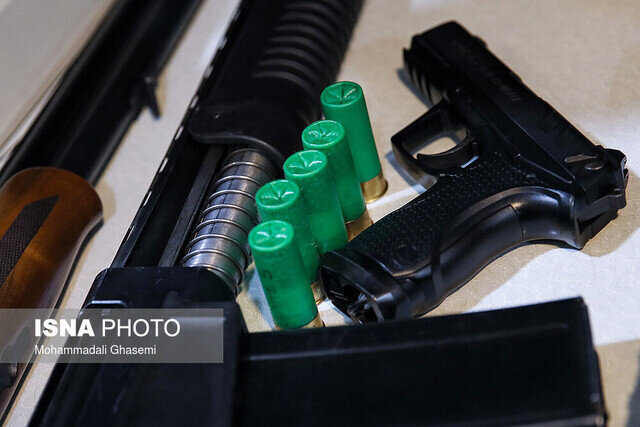 عکس تزیینی است سهلانگاری در حمل سلاح غیرمجاز، جان صاحبش را گرفت
