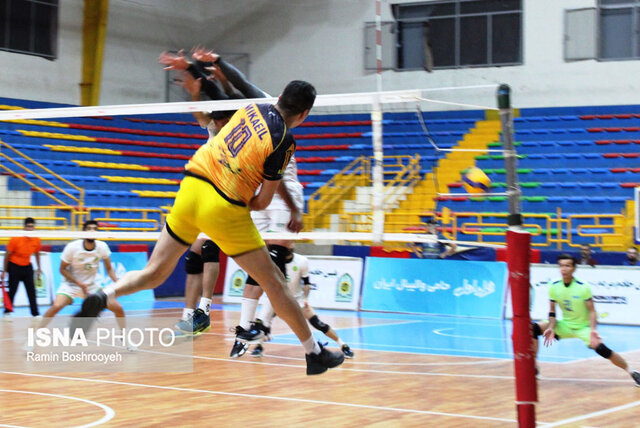 تصویر آرشیوی است پیروزی شهرداری گنبد در دیدار معوقه لیگ برتر والیبال/ راهیاب در خانه شکست خورد