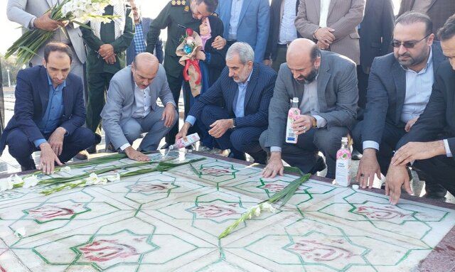 وزیر آموزش و پرورش به مقام شامخ شهدای استان گلستان ادای احترام کرد