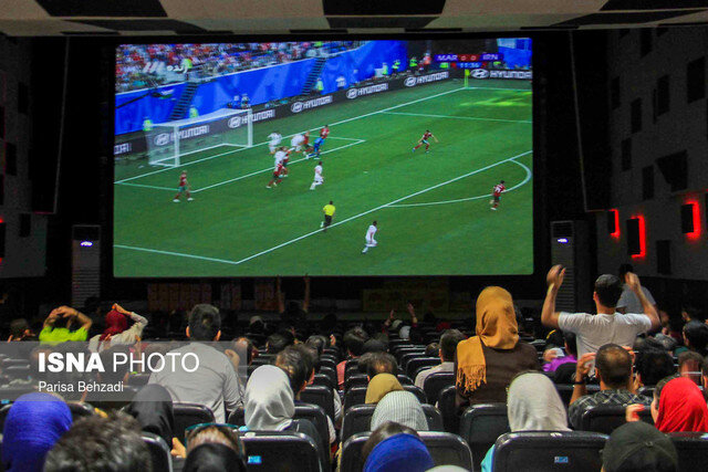 بازیهای جام جهانی را کجا دستهجمعی تماشا کنیم؟/ آیا سینماها و محلات گلستان میزبان میشوند؟