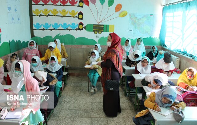 کاروان خدمت جهادی "فاتح" در روستای "قورچای" آزادشهر/ دانشجویان جهادگر پای کار انقلاب