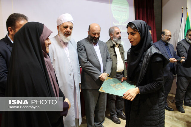 برگزیدگان جشنواره ملی رسانه ای تقریب مذاهب در گرگان تجلیل شدند