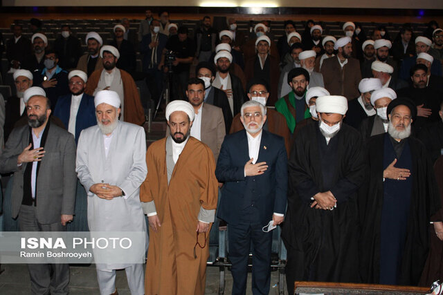 در این خاک بذر وحدت کاشتهاند