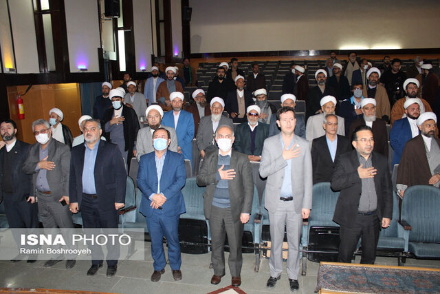 در این خاک بذر وحدت کاشتهاند