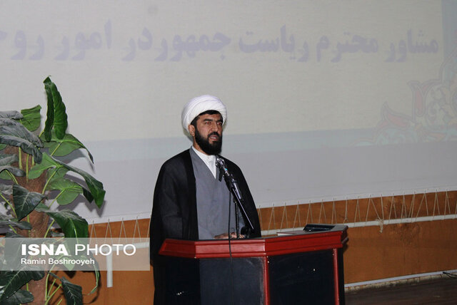 در این خاک بذر وحدت کاشتهاند