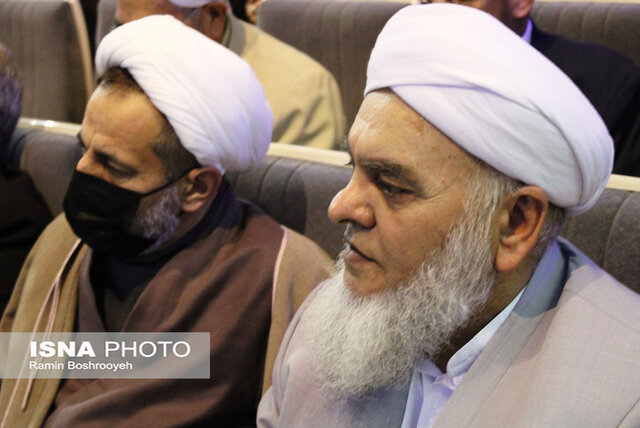 در این خاک بذر وحدت کاشتهاند