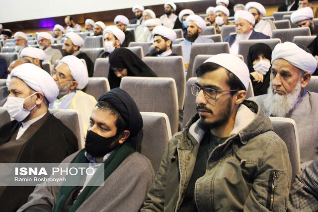 در این خاک بذر وحدت کاشتهاند