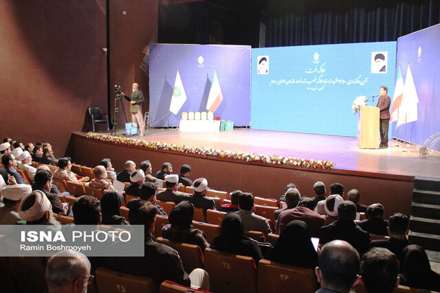 آیین واگذاری اسناد املاک غضب شده خاندان پهلوی به مردم گلستان 