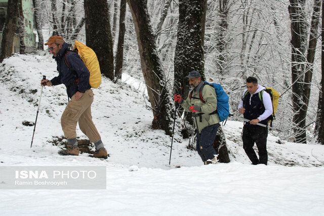 شادی گرگانی ها در یک جمعه برفی