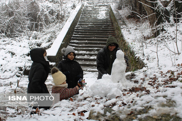 شادی گرگانی ها در یک جمعه برفی