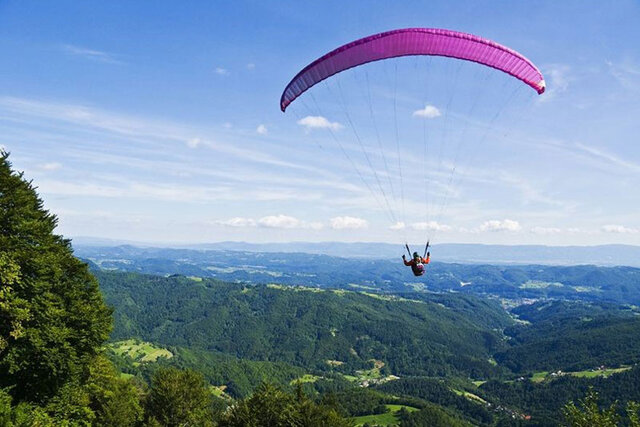 زیبایی مسحورکننده آبشار «کبودوال»/ بازدید از بزرگترین آبشار خزهای جهان را از دست ندهید