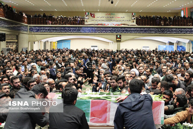 پیکر مطهر شهید مدافع حرم "مقداد مهقانی" در آغوش مردم گرگان