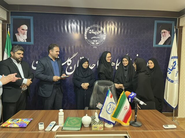 دختران از حضرت معصومه(س) الگو بگیرند/ توطئههای دشمن بر بانوان ایرانی کارساز نیست