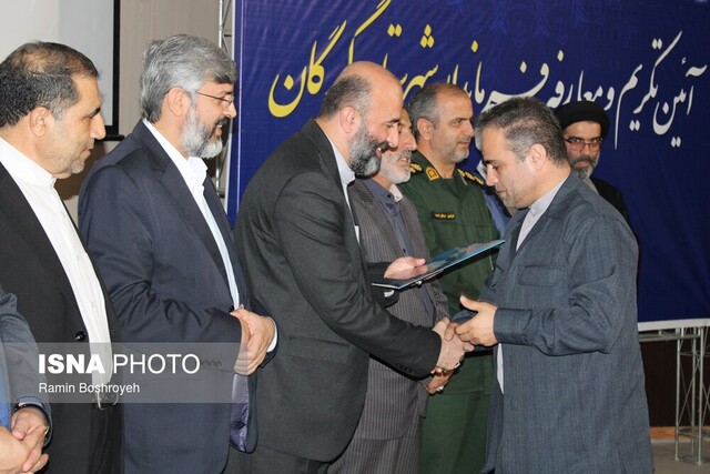 توطئه دشمن با مدلی جدید رخنمایی میکند/ لزوم پرهیز از جناحبندی در ادارات