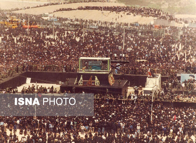 توصیه امام خمینی(ره) به مسئولان: اگر نمیتوانید، مسئولیت را به افراد توانمند بسپارید