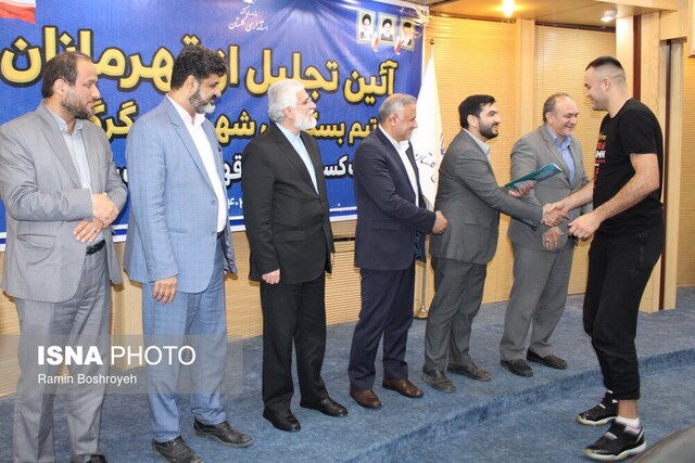 بدرقه تیم بسکتبال شهرداری گرگان توسط استاندار و مسئولان گلستان