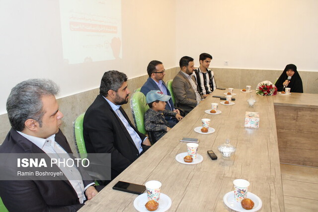 شهید ذورقی همواره دانشجویی ممتاز بود/ جزوه های درسی را من برایش مینوشتم