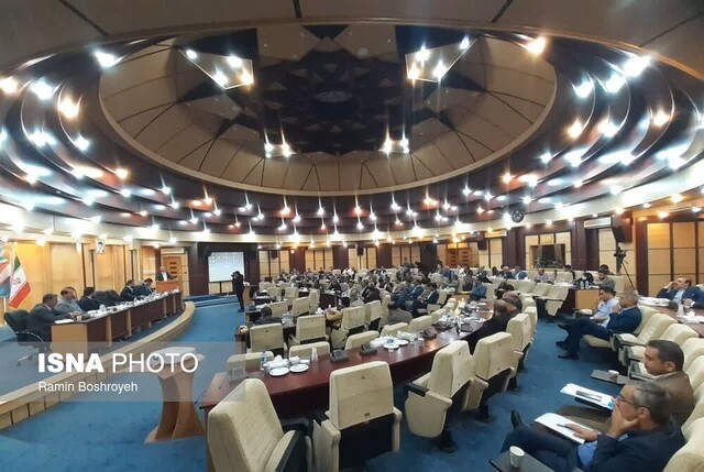 تصمیمگیری چندگانه عامل مشکلات تجار