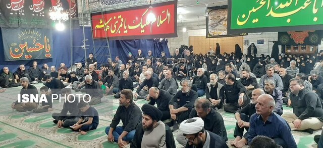 ادای احترام عزاداران حسینی گلستان به ساحت مقدس قرآن