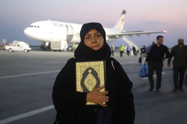 ادای احترام عزاداران حسینی گلستان به ساحت مقدس قرآن
