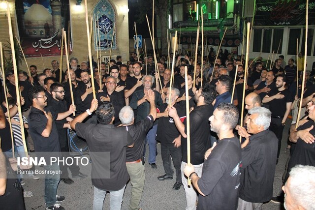 «دسته چوبی» آئین سنتی گرگانی‌ها در سومین شب شهادت امام حسین(ع)