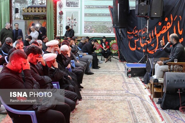 نجات انسانها از جهل با نشر پیام قیام امام حسین(ع)