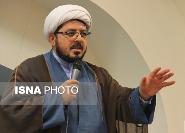 چرا خداوند پرداخت زکات فطریه را واجب کرده است؟ چرا خداوند پرداخت زکات فطریه را واجب کرده است؟