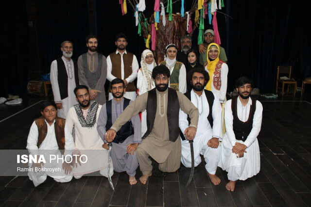 تئاتر هنر پیوند اقوام/ گلستان کانون گردهمایی تئاتریهای داخلی و خارجی