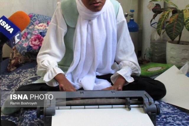 تلاوت نور با دستان کوچک فاطمه!/ روشندلی که چشمش به جمال قرآن روشن شد