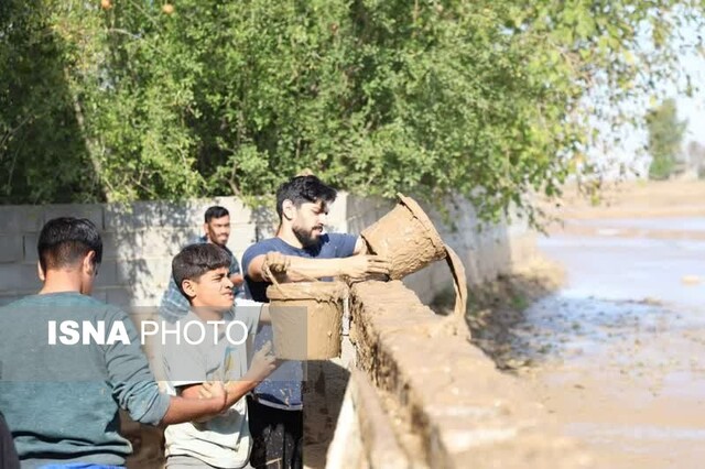 کمک‌رسانی دانشجویان جهادگر در سیل روستای «عباس‌آباد» گنبدکاووس