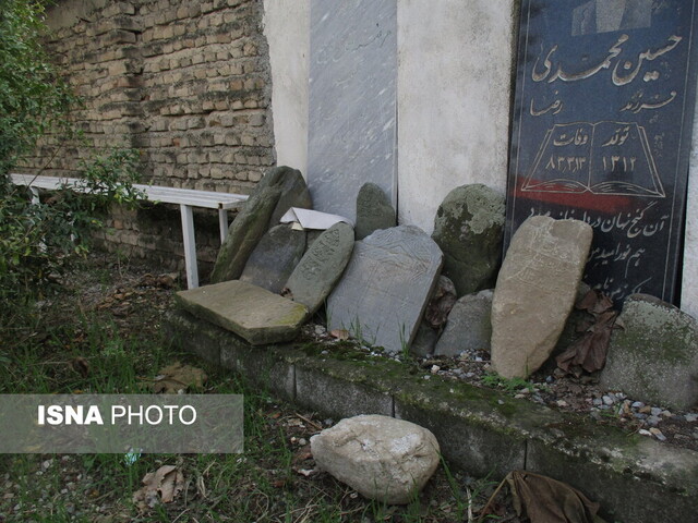 تاراج تاریخ در گورستان «نومل» گرگان/ سنگ قبرهایی که تخریب میشوند