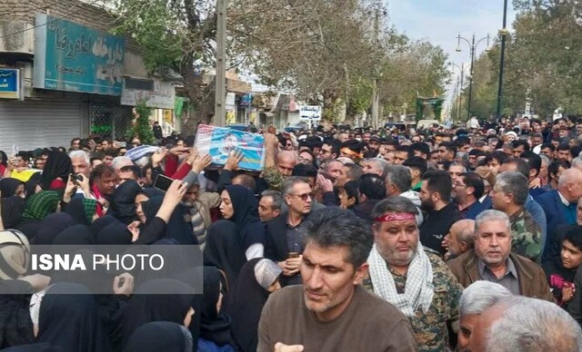 وداع مردم گالیکش با نخستین شهید مدافع حرم گلستان