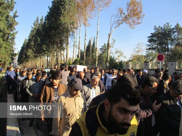 نواخته شدن زنگ «ایثار و شهادت» در دانشگاه علوم پزشکی گلستان/ تشییع مدافع حرم در دانشگاه گرگان