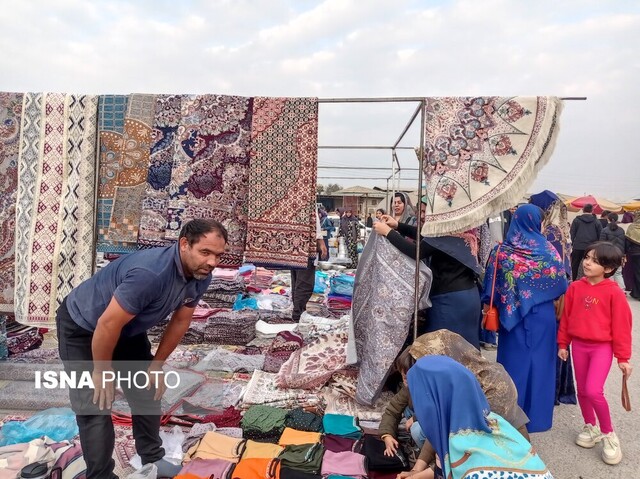 تصاویر حضور پرشور مردم در "بازارچه مرزی اینچه‌برون"
