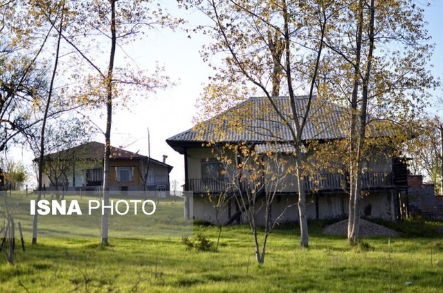 جستجوی بهشت در کوچه پسکوچههای مهآلود «افراتخته»