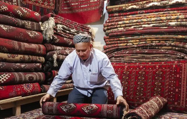فرش دستبافت ترکمن در خطر نابودی/ بیمه قالیبافی به نام بافنده به کام دیگران