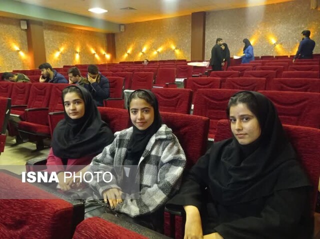 مناظرات دانشجویی بستری برای پرسشگری/ دانشجویان گلستانی مشق مطالبهگری کردند