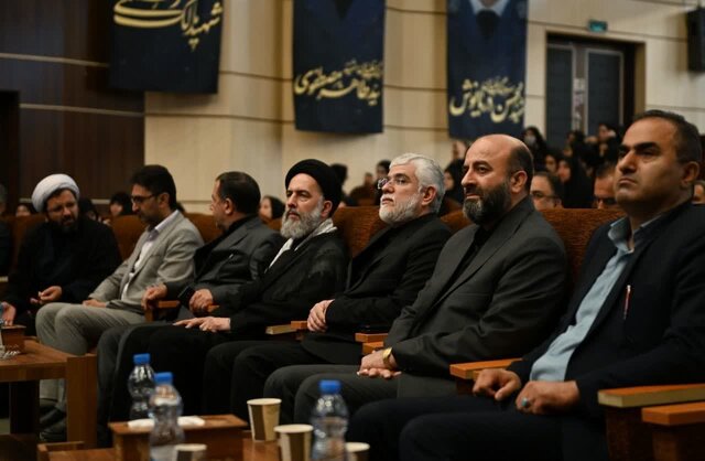 برگزاری اجتماع بزرگ دانشگاهیان گلستان در سوگ جمهور شهید و همراهانش