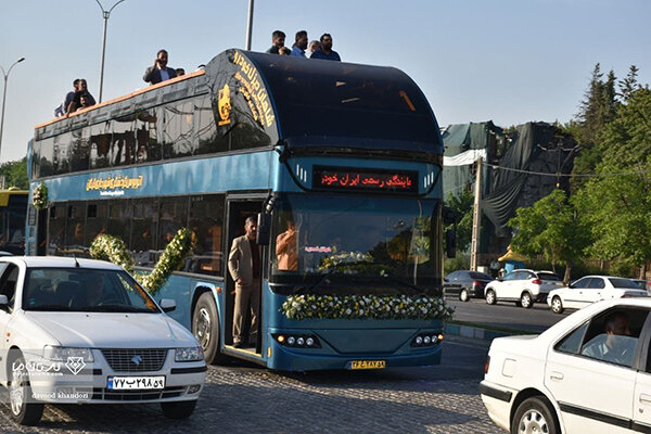 عکس تزئینی است گردش رایگان گردشگران در زنجان با اتوبوس گردشگری