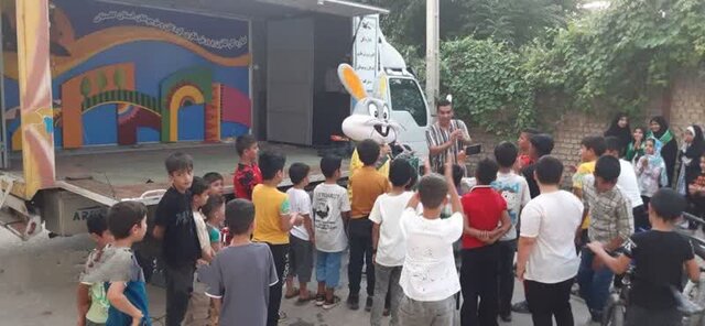 کامیونت تئاتر سیار کانون پرورش فکری، میهمان بچههای گالیکش شد